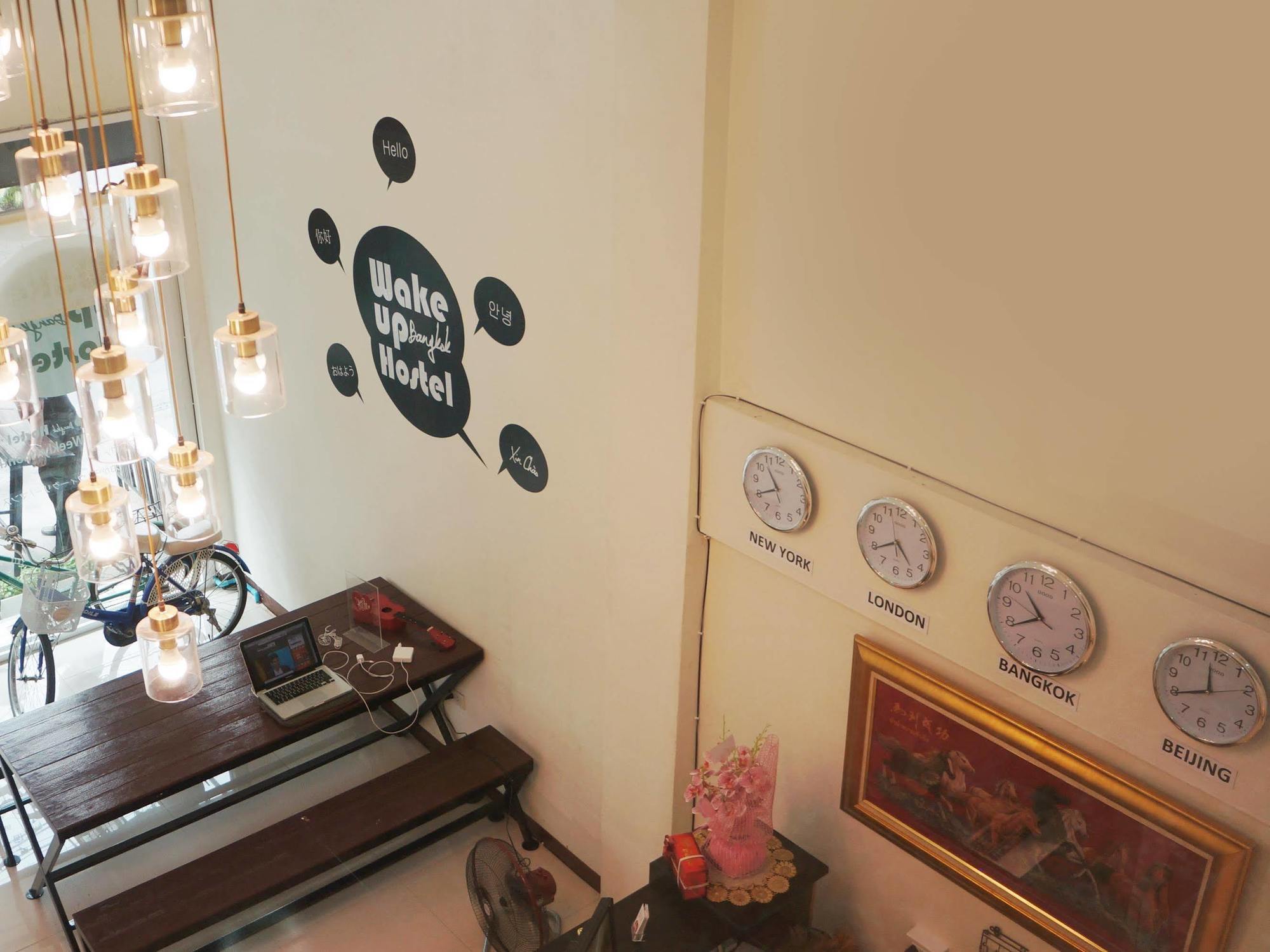 Wake Up Hostel 방콕 외부 사진